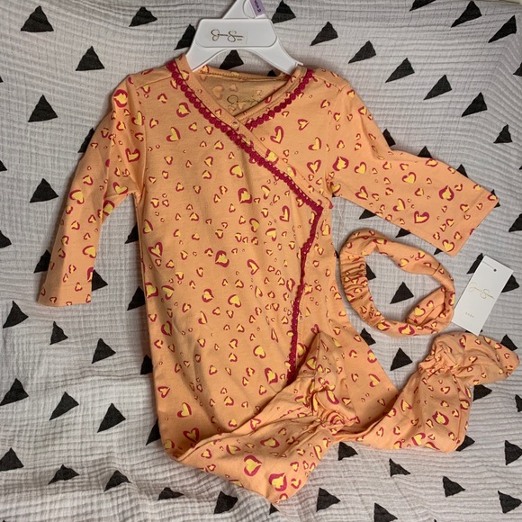 *NWT* Jessica Simpson Baby Coverall w/hdbnd 6-9mos - Picture 1 of 6